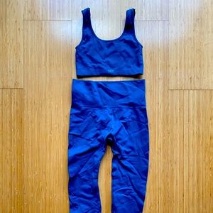 SET ACTIVE two piece blue set